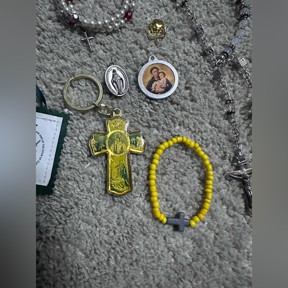 Catholic Religious Accessory Set - Picture 6 of 9